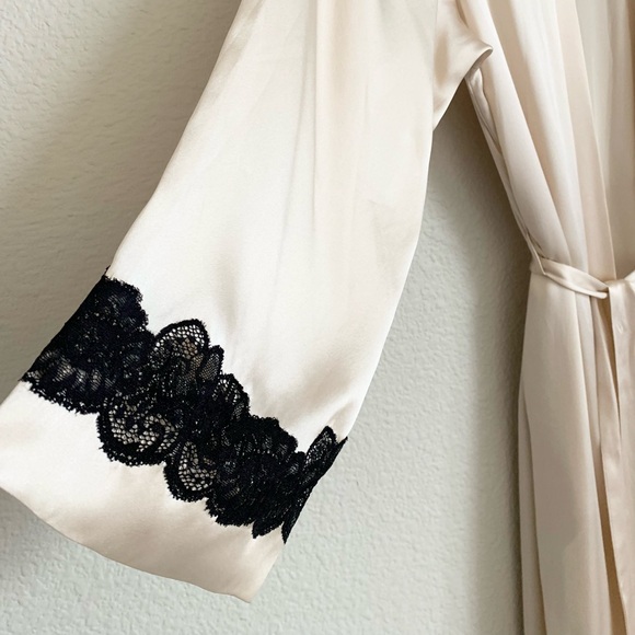 100% Silk Robe - Picture 11 of 15